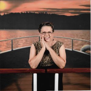 Meet your Posher, Carolyn